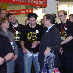 Gerhard Schröder besucht den Disco-Bus Stand der SPD-Bedburg