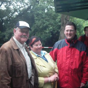 Zu Gast bei den FC-Freunden in Kirdorf 2006: Helmut und Marie-Luise Breuer und Matthias Rosemann
